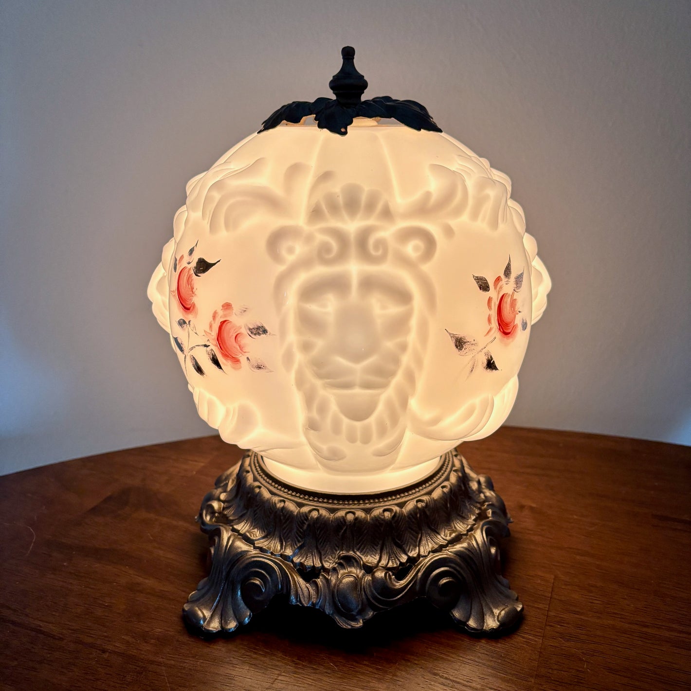 Vintage Embossed Lion Head Pink Rose Floral Milk Glass Nightlight Lamp 10.5" |